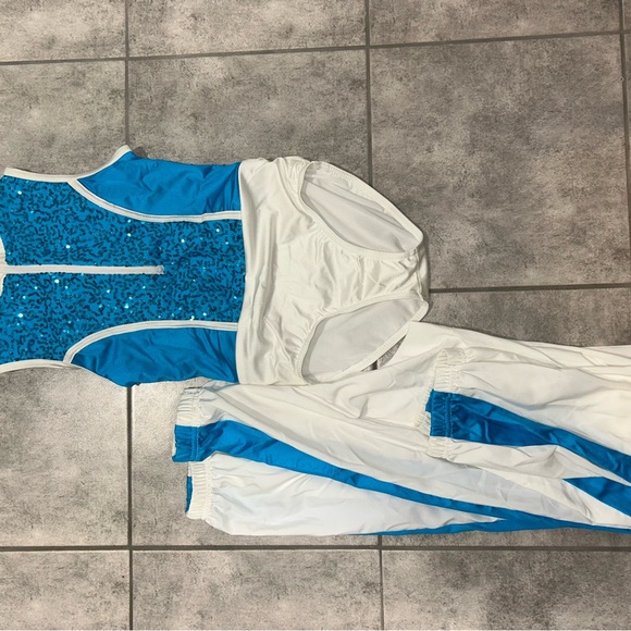 Blue and White Weissman Costume - Picture 3 of 4